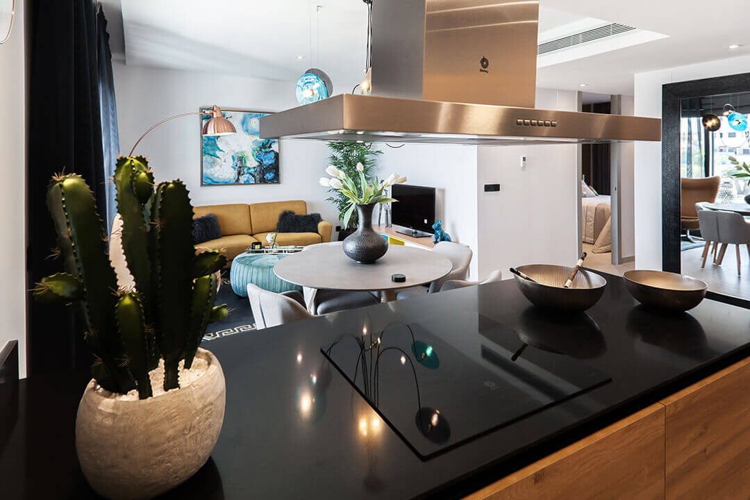 https://champagnefinish.com.au/wp-content/uploads/2018/02/cf-article-why-open-kitchen-designs-are-the-best-for-studio-type-apartments.jpg